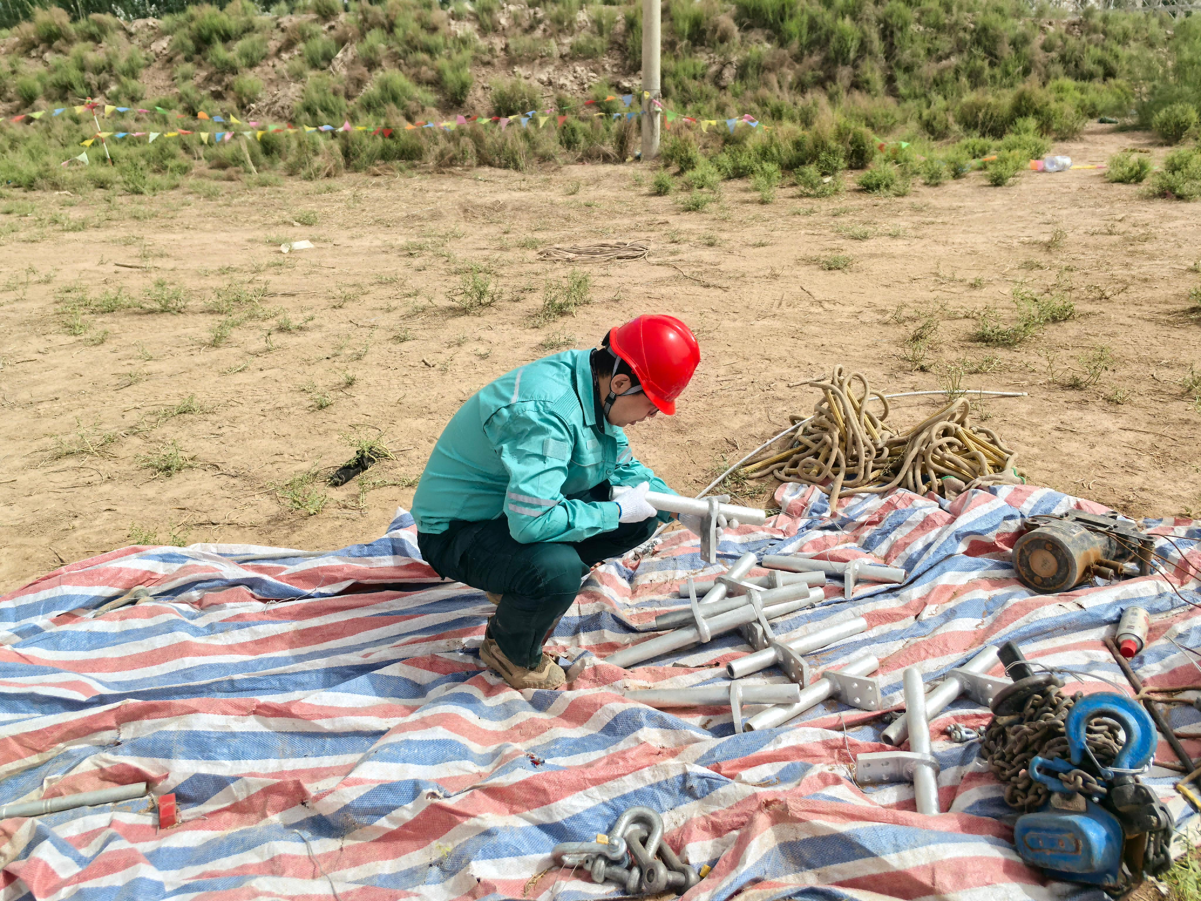 远征高原除隐患 塔材检测攻坚记