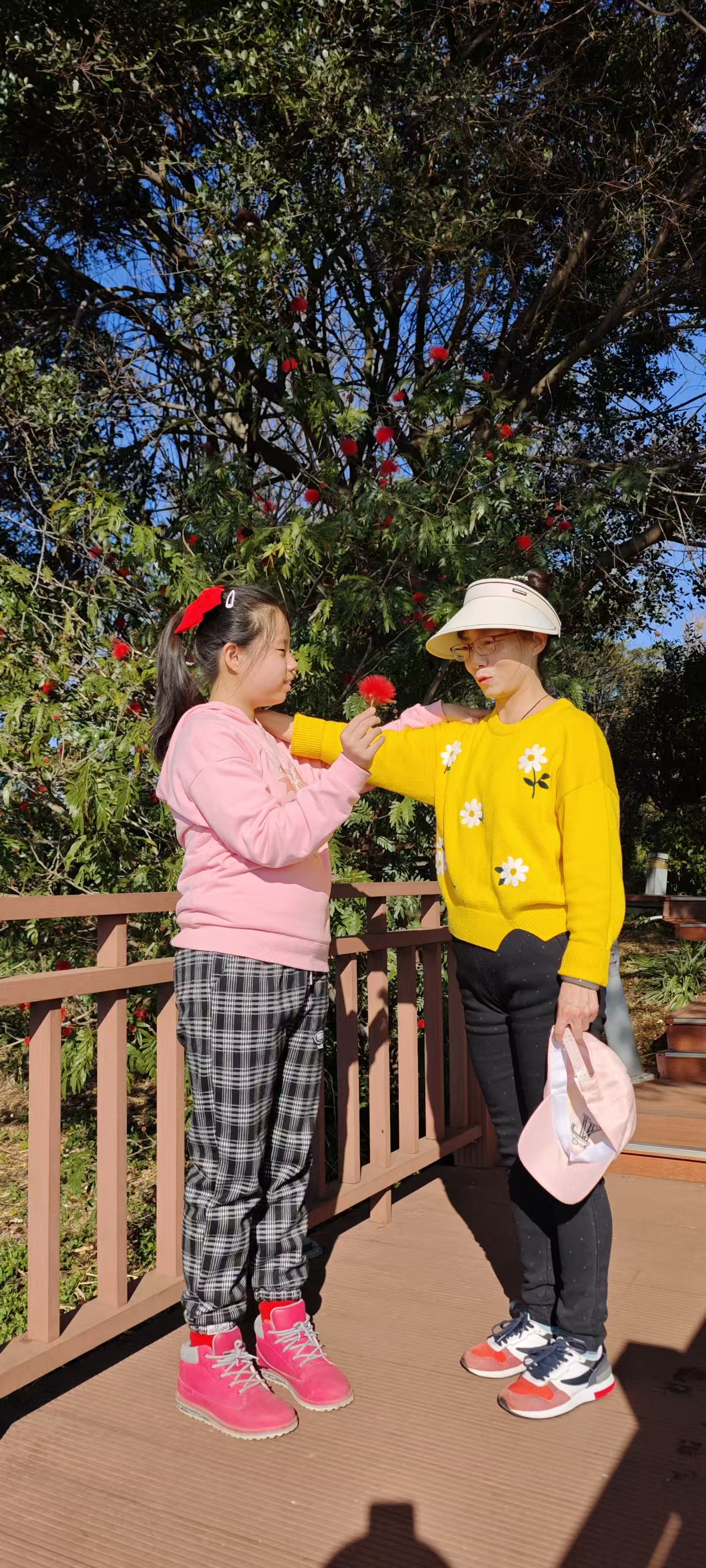 陈芳.jpg